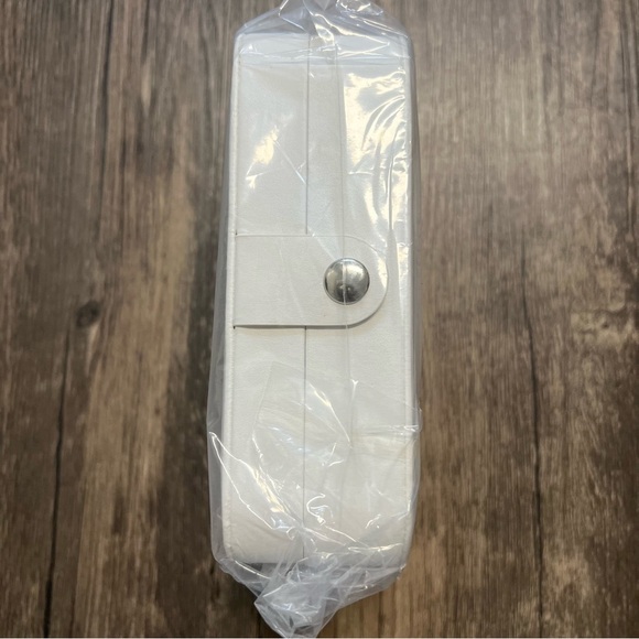 NWT Portable Travel Jewelry Box Organizer Zip Case Storage Rings White Small Box - Picture 7 of 9